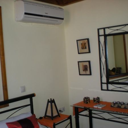 Mika'S House Vila Chalki Town Exterior foto