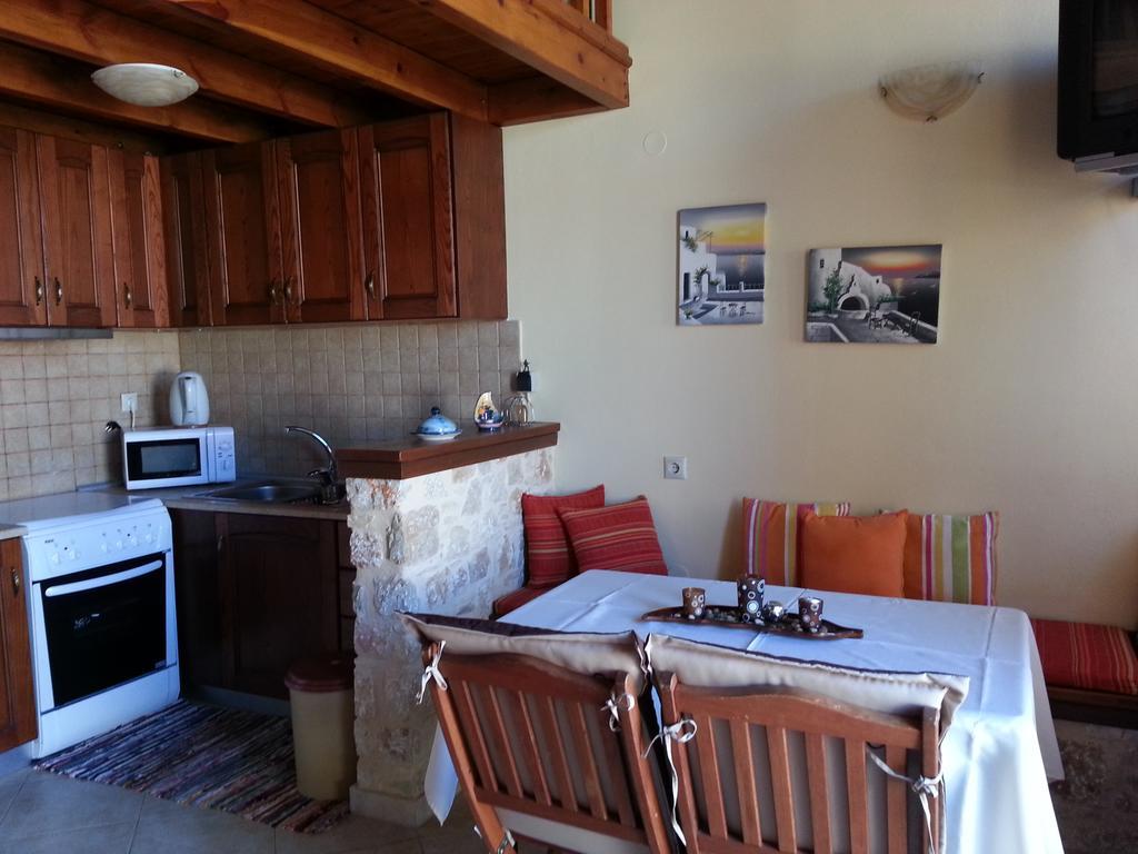 Mika'S House Vila Chalki Town Quarto foto