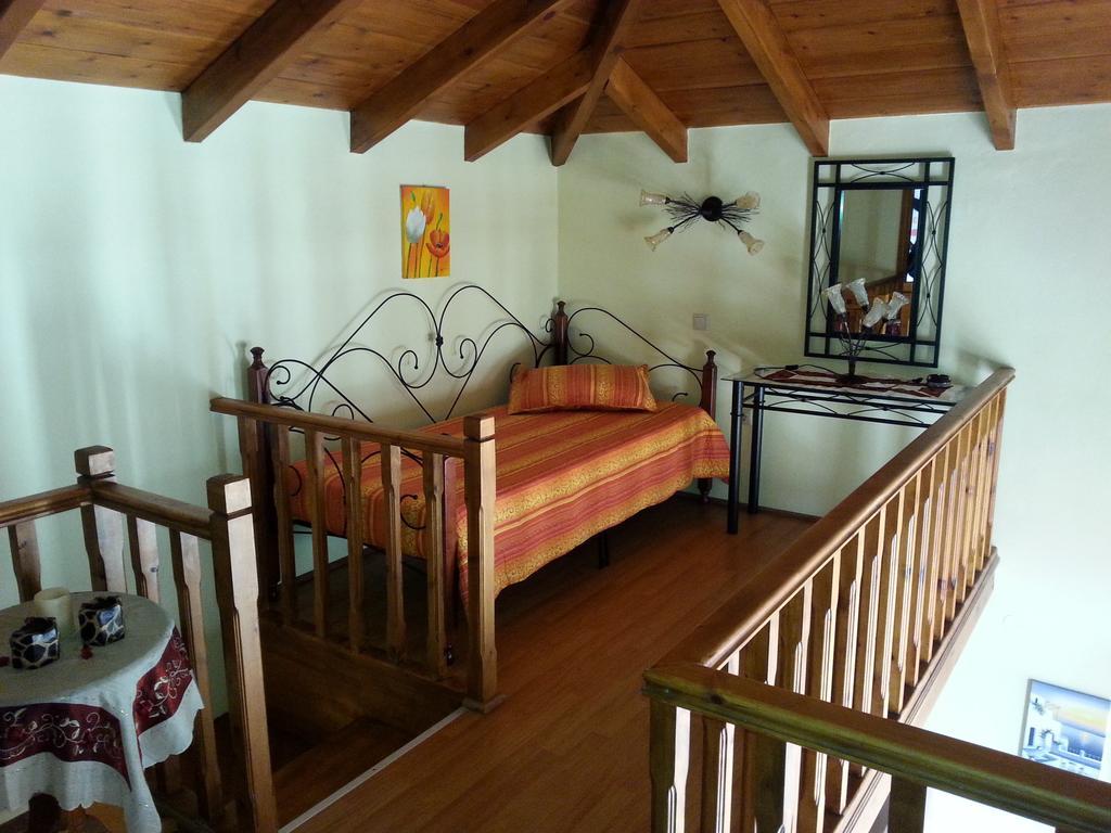 Mika'S House Vila Chalki Town Quarto foto